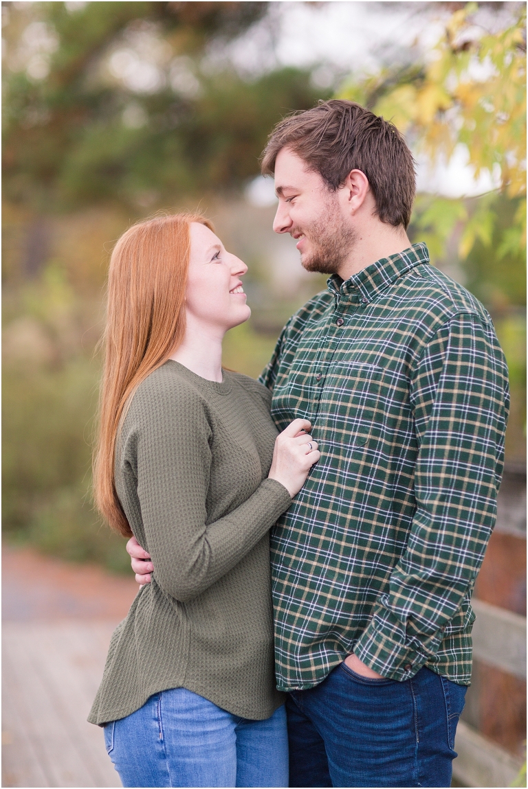 Autumn engagement session at Lake Shenandoah with fall colors.