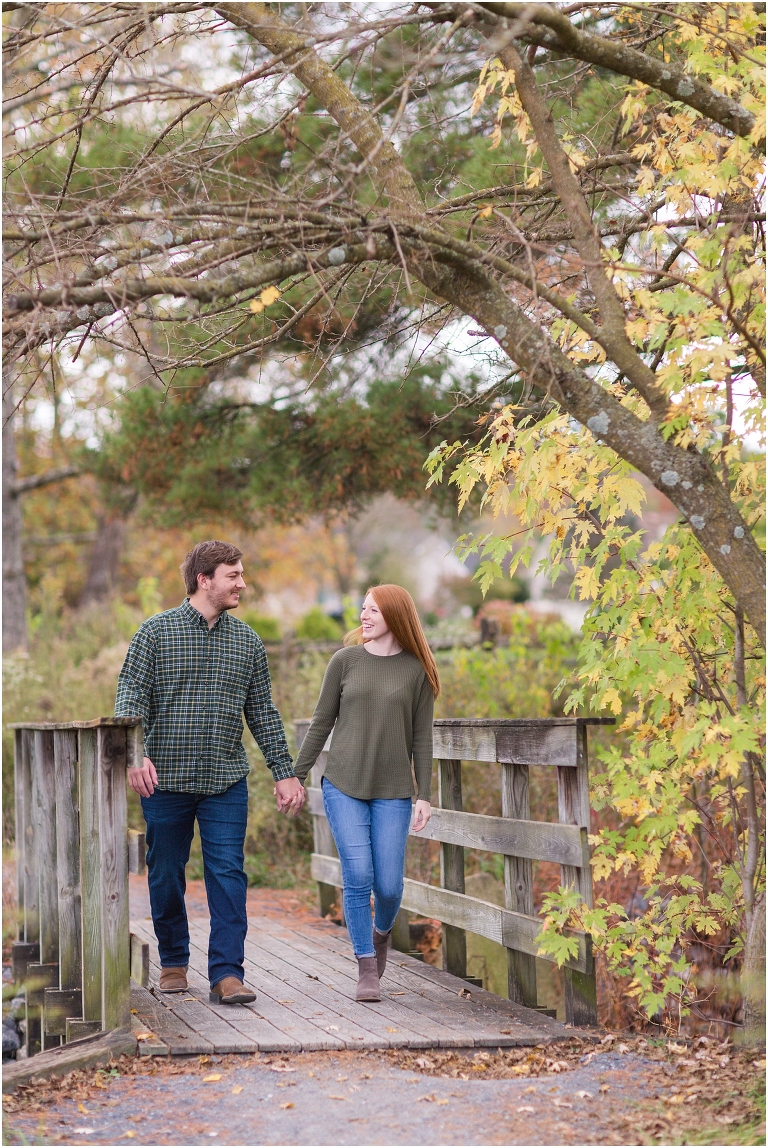 Autumn engagement session at Lake Shenandoah with fall colors.