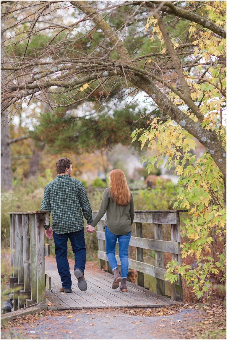 Autumn engagement session at Lake Shenandoah with fall colors.