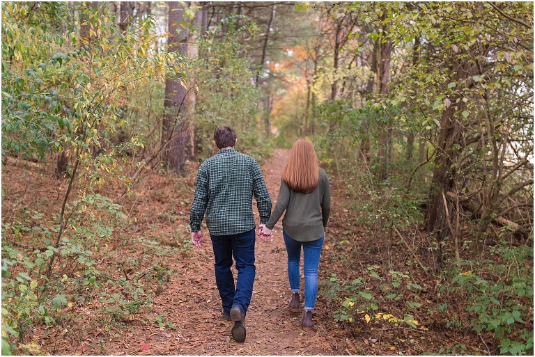 Autumn engagement session at Lake Shenandoah with fall colors.