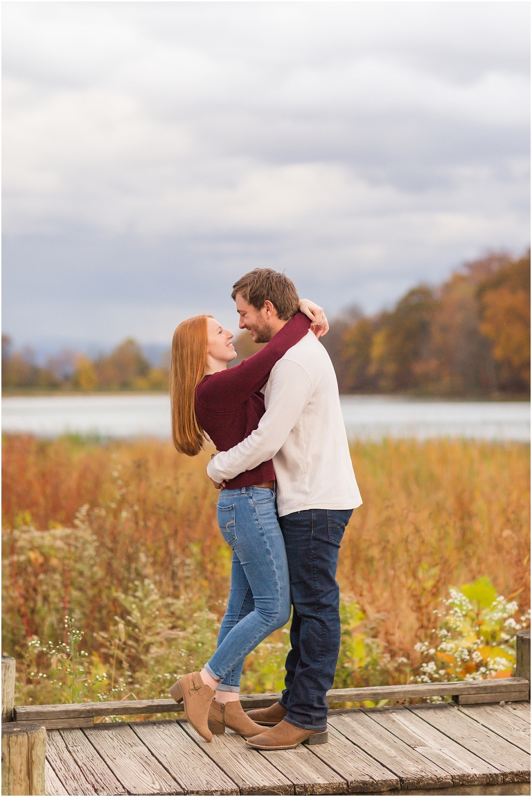 Autumn engagement session at Lake Shenandoah with fall colors.