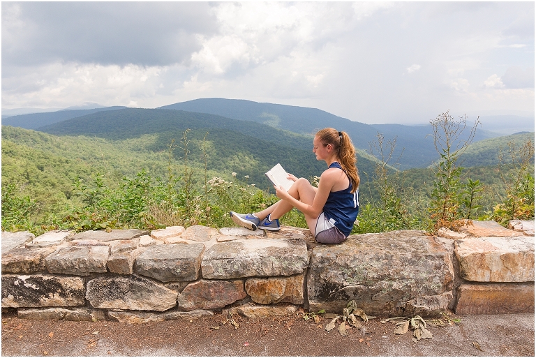 After years of running my own business, I didn't really see growth until I started focusing on the things that actually mattered. To be fair, I had no idea what I actually needed to be doing when I first started, so I did it all. Years later, I can confidently look back on my own experience and tell you exactly what grew my business and what didn't. In this blog post, I'm going to walk you through exactly where your time should go as a new photographer.