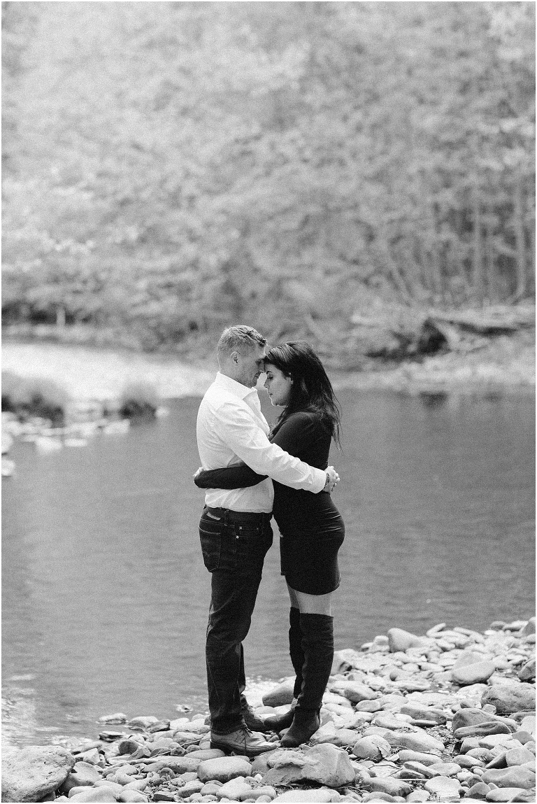 Summer Virginia riverside engagement session