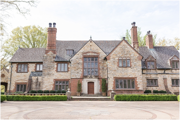 Stoneleigh Estate intimate Virginia spring wedding in the garden