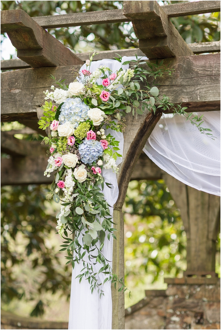Stoneleigh Estate intimate Virginia spring wedding in the garden