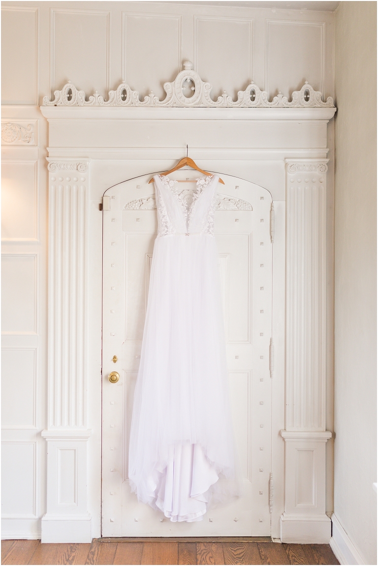 Stoneleigh Estate intimate Virginia spring wedding in the garden