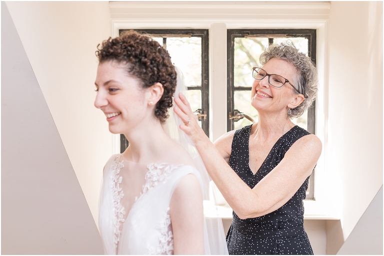 Stoneleigh Estate intimate Virginia spring wedding in the garden