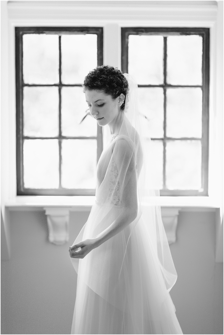 Stoneleigh Estate intimate Virginia spring wedding in the garden