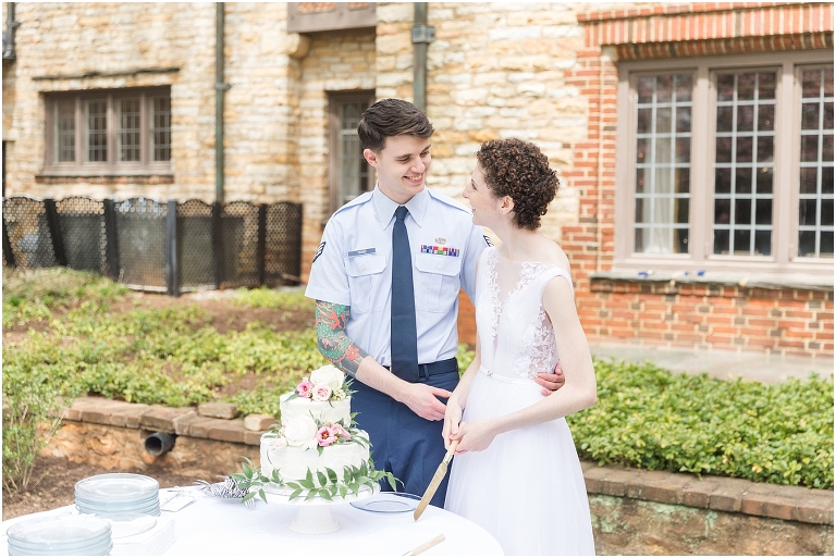 Stoneleigh Estate intimate Virginia spring wedding in the garden
