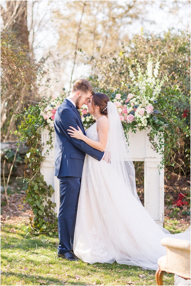 Blush navy and white spring intimate wedding inspiration styled shoot at a white manor in Virginia