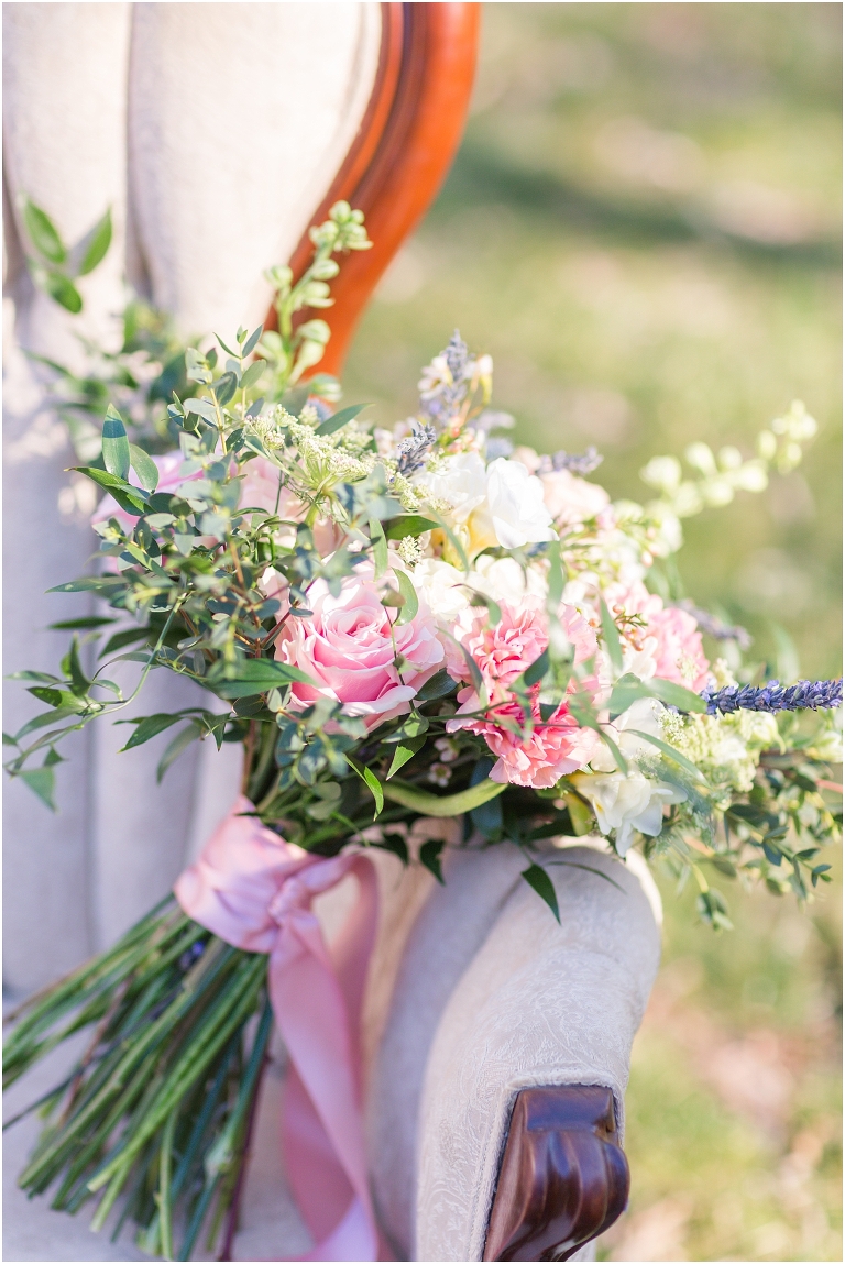 Blush navy and white spring intimate wedding inspiration styled shoot at a white manor in Virginia