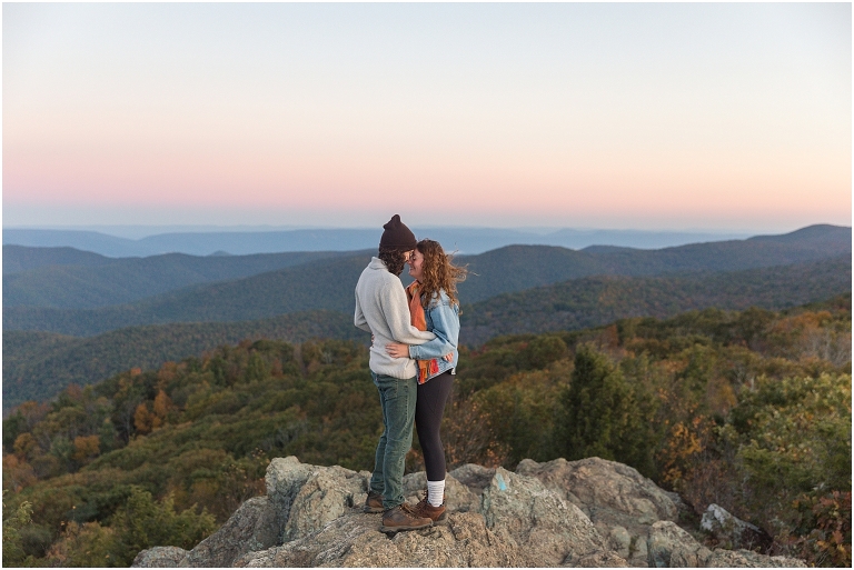 Sunrise mountaintop mountain view hike couples session on Bearfence hike on Skyline Drive in Shenandoah National Park