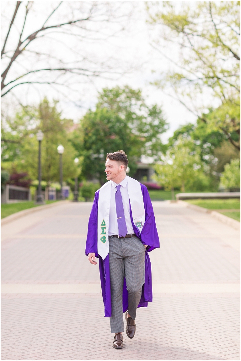 James Madison University senior graduation photos. Harrisonburg Virginia senior portrait photographer