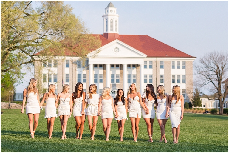 James Madison University senior graduation photos. Harrisonburg Virginia senior portrait photographer. Sorority group photos